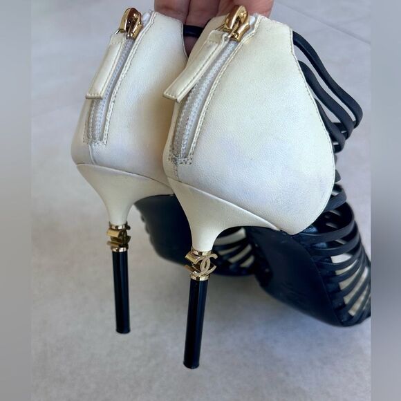 Chanel Caged CC Gladiator High Heel Peep Toe Sandals Black & Ivory Leather EU 41 - Picture 10 of 10